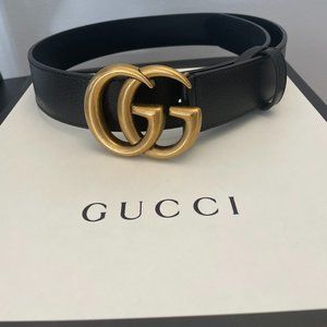 Gucci Calfskin Double G Black Belt. 80-32. Pristine condition